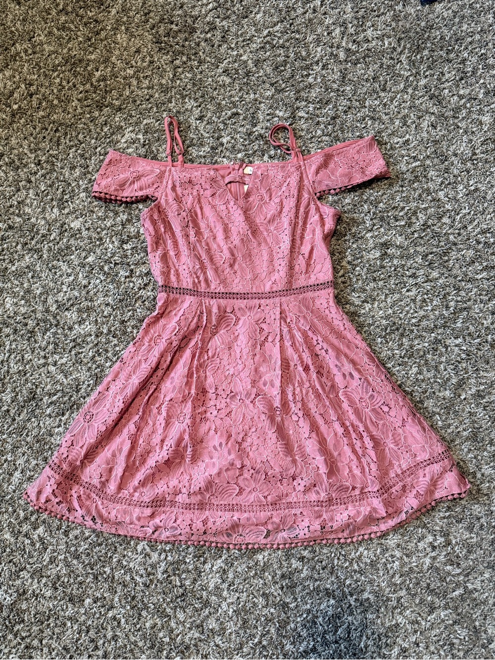 Francesca's Collections Pink Lace Cold-Shoulder Mini Dress